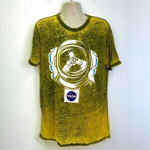 NASA - Vintage Yellow & Black Astronaut Selfie Short Sleeve Shirt Size Large